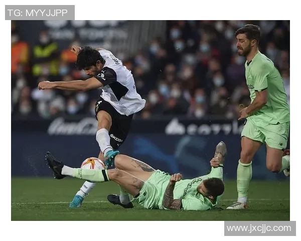 与足球巨星并肩训练的幕后英雄们是谁他们如何改变球员的竞技状态