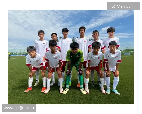 传奇足球之星一生拼搏与辉煌事迹揭秘