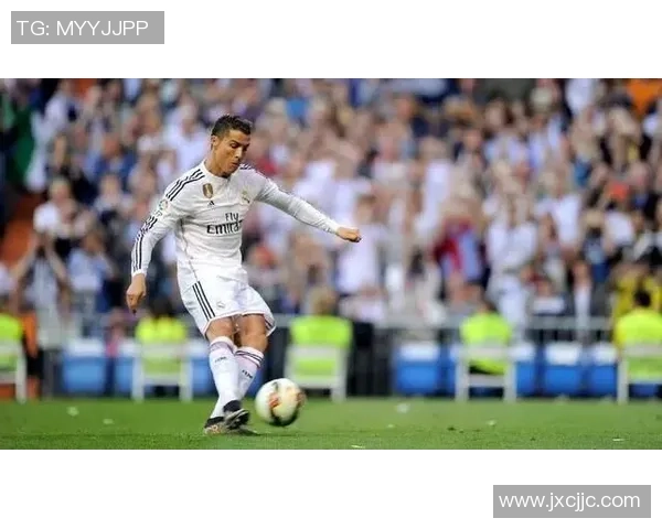 全球足球巨星风采全景展示 经典球员瞬间与精彩时刻合集