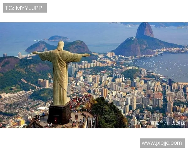 未来足球传奇：腰左脚球星引领新时代技术与风格革新