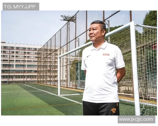 自律与坚持的典范 足球球星如何用自律成就辉煌职业生涯